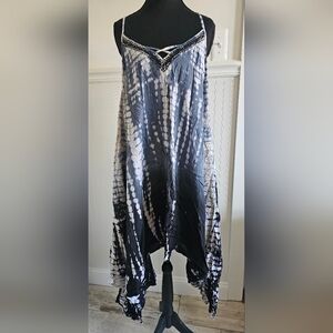 Black & White Tie-Dye Handkerchief Hem Swim Cover-up Plus 22/24
